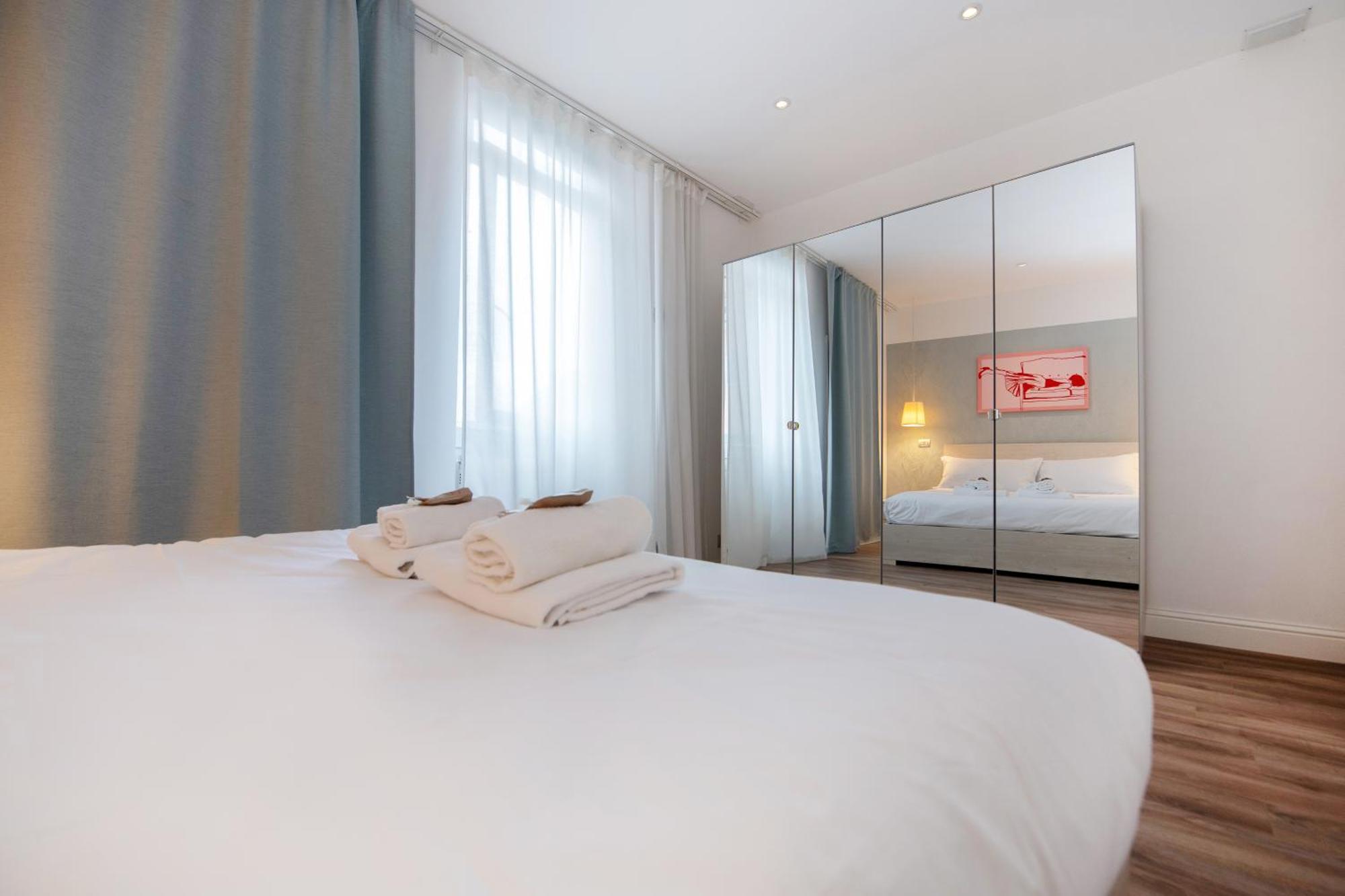 Colosseum View Accomodation Rome Extérieur photo